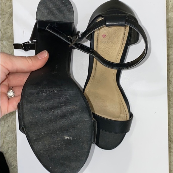 Heels - Picture 3 of 4